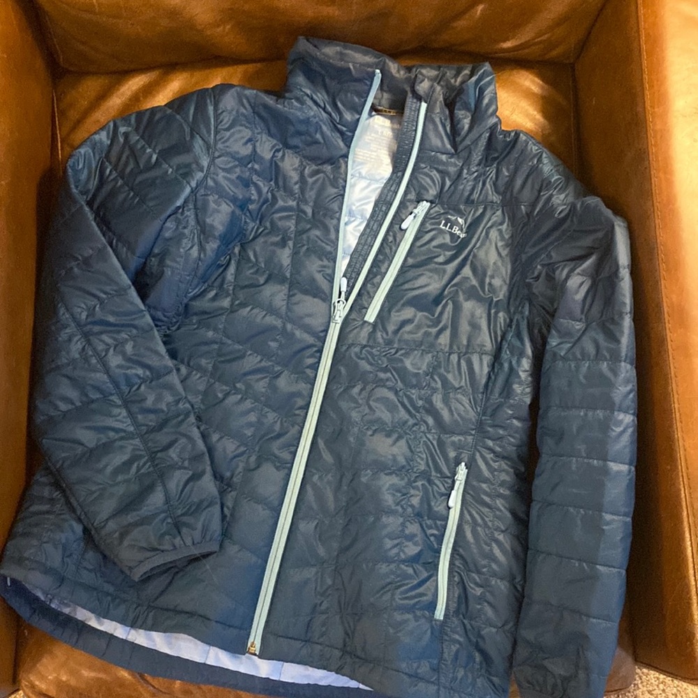 LL Bean Women's PrimaLoft Packaway Jacket in Dark Marine Blue size Large